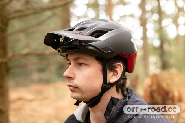 Troy Lee Designs Flowline SE helmet review | off-road.cc